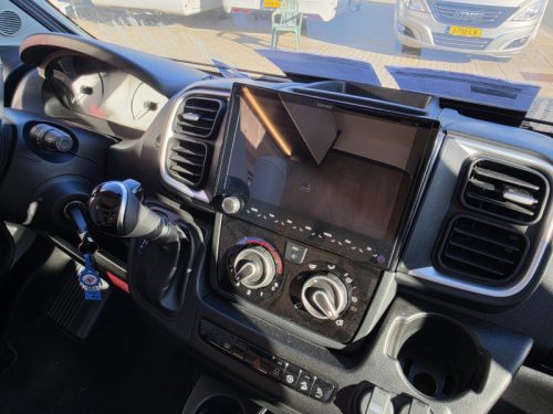 Laika Ecovip 540 CV Compact Van conversion Pop-top roof photo: 11