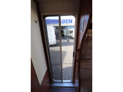 Hobby Excellent 460 UFE Rangierhilfe / Thule Markise Foto: 18