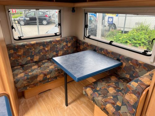 Hobby De Luxe 400 SF | Awning | Bike rack | Mover Semi Automatic | Fixed bed | Dinette (Train seat) | Tempo 100 | Shock absorbers photo: 9
