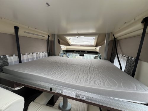 Benimar Cocoon 486 POP-TOP ROOF SPACE SAVER AUTOMATIC TOW HITCH photo: 2