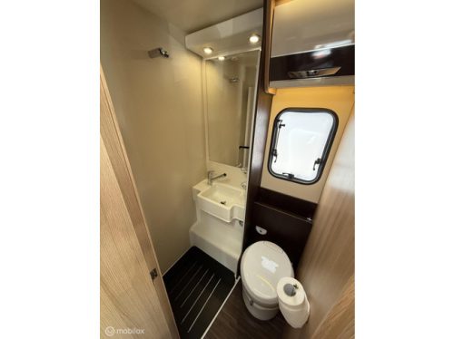 Mc Louis MC4 231 Transverse bed + Pull-down bed / Euro6! photo: 14