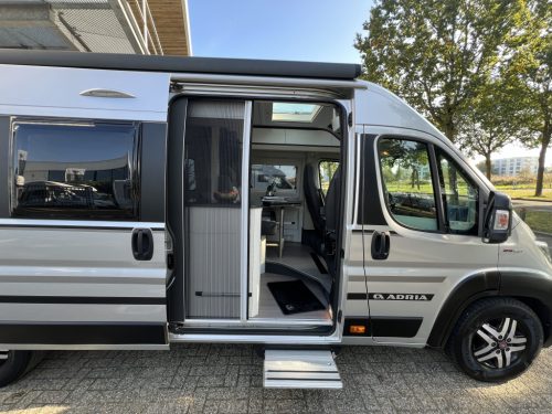Adria Twin 640 SLB Supreme AUTOMAAT 150PK TREKHAAK Foto: 4