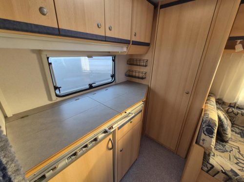 Eifelland 490 Holiday, 2nd owner with bag awning and side wall photo: 9