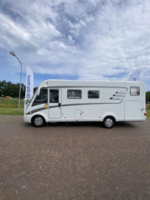 Hymer B 678 PL AUTOMATIK 3 Liter Diesel mit 177 PS, L&auml;ngsbetten & Hubbett Bj. 2016. Centrum On the Road am Noorderringweg 4 in Marum. Foto: 31