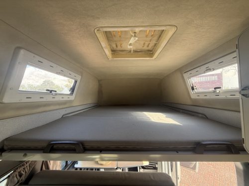 Westfalia ford nugget hoogdak 2.0 126 pk buscamper airco trekhaak 4 slaapplaatsen apk tot 22-04-2027 foto: 13
