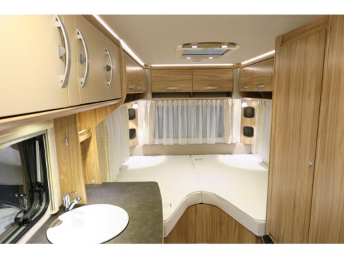 Eriba Nova Light 442 VLOERVERW.+MOVER+VOORTENT Foto: 5