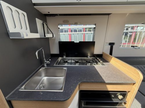 Adria Coral Plus 670 DL Face To Face Foto: 15