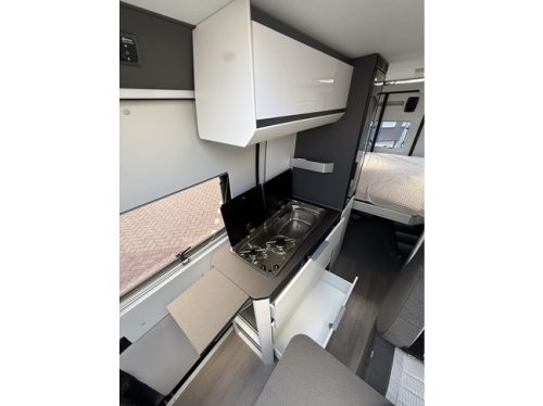 Adria Twin 640 SGX Supreme 9 traps automaat full options 160 pk elktr lengte hefbed luifel trekhaak eltr schotel tv leder foto: 13