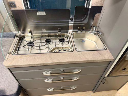 Hobby De Luxe 460 UFE Foto: 17
