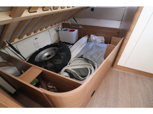 Hobby De Luxe 400 SFE Mover / Awning photo: 20