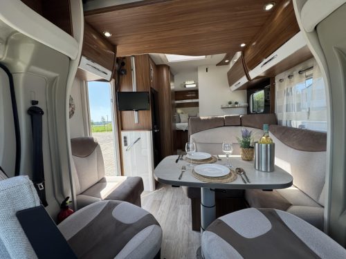 Pilote Essentiel P 706 Queensbed Pop-top roof photo: 12