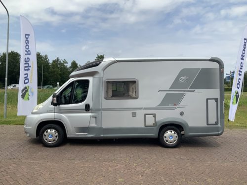 Knaus Van Ti 600 ME &ndash; Complete 3 liter 160 HP Semi-integrated, fixed bed, half-dinette, swivel seats Motorhome centre on the road photo: 5