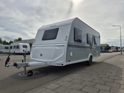 Knaus Sport Platinum 500 QDK Bunk bed and garage door photo: 3
