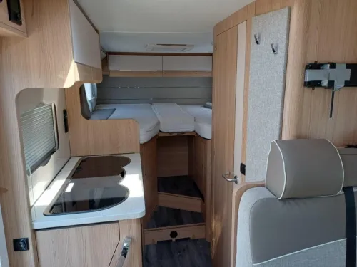 LMC Cruiser V 646  photo: 3