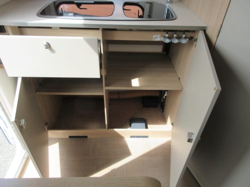 LMC Sassino 430 D VERY TIDY WITH AWNING photo: 9