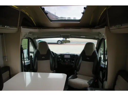 Adria Matrix Plus 670 SL Lits jumeaux, Toit relevable. photo : 5