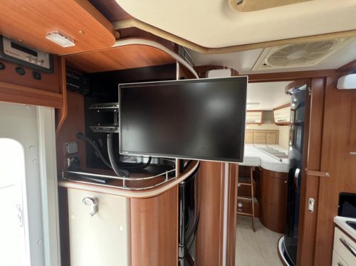 Mobilvetta KEA P65 premium class camper length and drop-down bed photo: 15