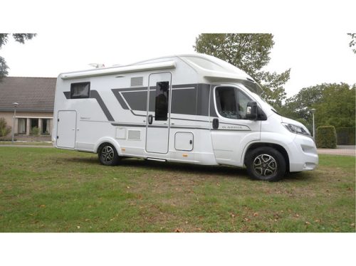 Adria MATRIX 670SC PLUS AUTOMAAT 141 pk Panneau solaire. Porte-v&eacute;los &eacute;lectrique / Lit escamotable 023 photo : 3