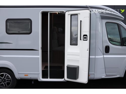 LMC Cruiser 740 EL 140hp Automatic | New model! | Single beds | Diesel heating | Available new from stock | photo: 4