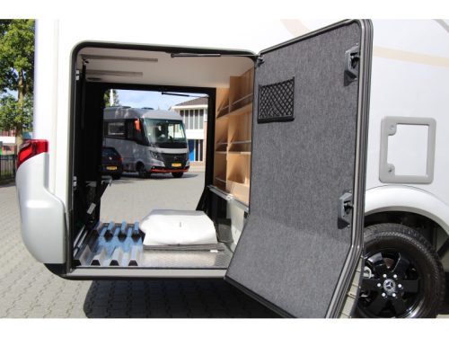 Hymer BMC-I 600 Single beds + Pop-top roof photo: 8