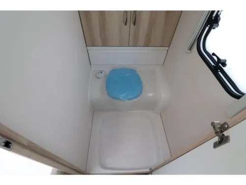 Hobby De Luxe 400 SFE MODEL 2027 - 815 photo: 14