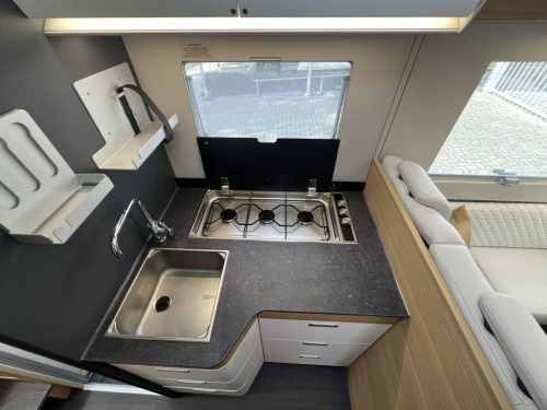 Adria Matrix 670SL SINGLE BEDS+POP-TOP ROOF SOLAR PANEL 4,805KM! photo: 7