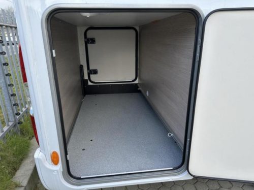 B&uuml;rstner Nexxo Van T 690 G SINGLE BEDS + 3,650 KG. photo: 5