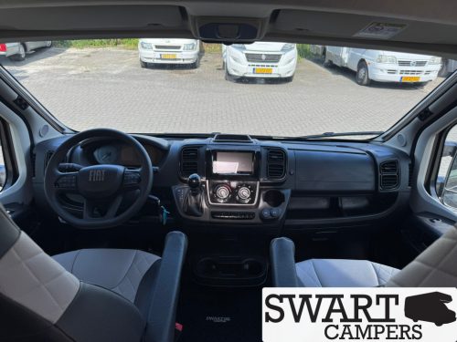 Weinsberg CaraBus Grey 600 ME Edition [Fire], Automatic Maxi Single beds photo: 9