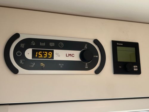 LMC Tourer 660 T Single beds, E&P, Air conditioning photo: 31