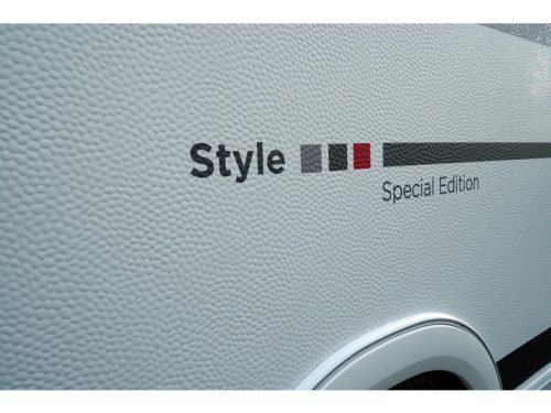 LMC Style 440 D model 2027, French bed photo: 38