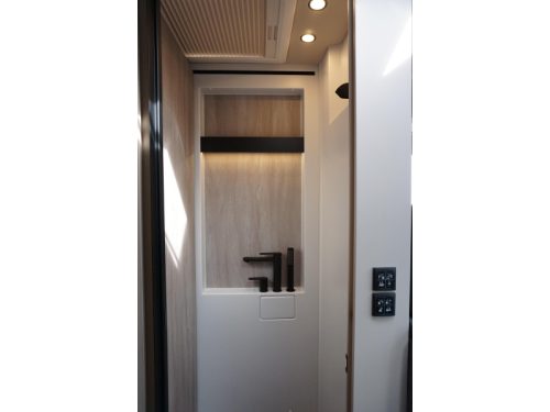 B&uuml;rstner Signature SFT 7.0 180 PK - 4500 kg Automaat  foto: 17