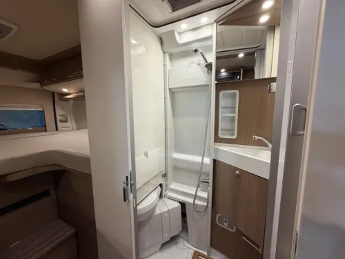 Malibu Van 640 Level system - automatic  photo: 20