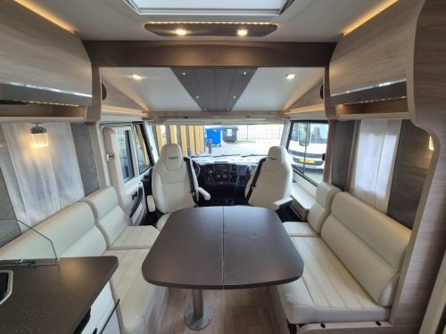Rapido 8086 DF 160 HP Ultimate Automatic photo: 2