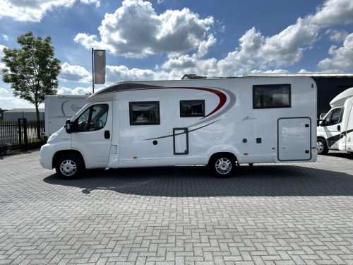 B&uuml;rstner Nexxo 728 T Single-beds/2015/Euro-5 photo: 4