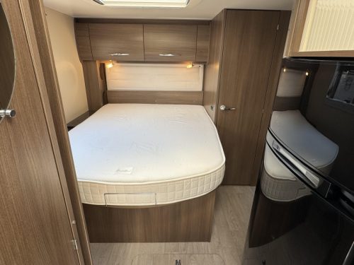 Challenger Sirius 2098 Queensbed-Hefbed-2X Airco photo: 3