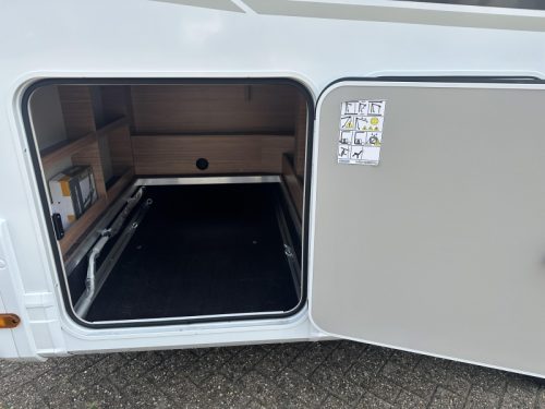 Weinsberg CaraSuite 650 MF AUTOMAAT FH05 5 plazas  foto: 19