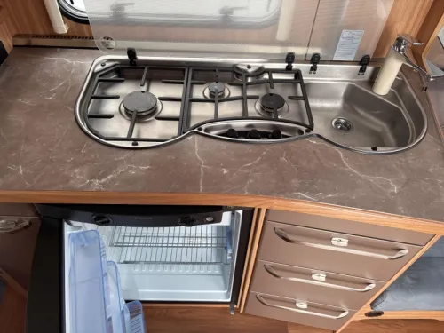 Eriba Nova GL 465 Mover/Isabella awning photo: 7