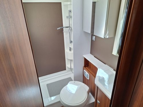 Adria Coral S 650 SF Cama francesa foto: 17