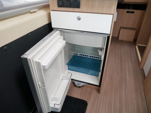 Roadcar (P&ouml;ssl) R640, 6.40 Meter Camper Van, Single Beds photo: 14