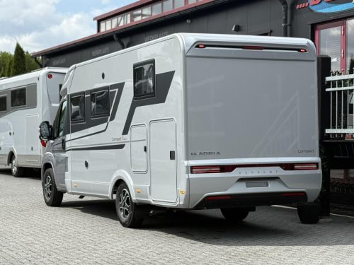 Adria Compact Supreme DL Face-to-face - Automaat foto: 10