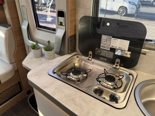 Knaus Van TI Vansation 650 MEG AUTOMAAT 9-Traps 140 pk Euro6 Fiat Ducato 9 **Einzelbetten/Satelliten-TV/Navi/Kamera/2x Lithium/Anh&auml;ngerkupplung Foto: 10