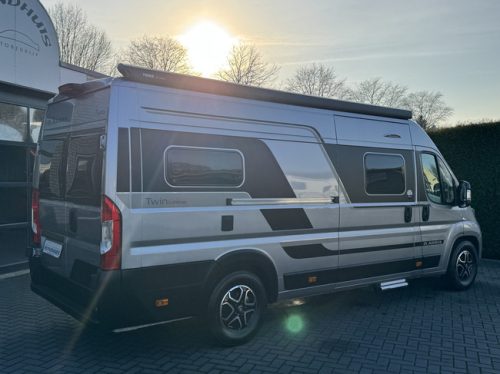 Adria Twin Supreme 640 SGX 180 hp AUTOMATIC 9-Speed Euro6 Fiat Ducato 8 **Adjustable single beds/4 seats/2x Lithium/2 photo: 4