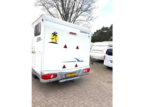 Ford 2.2 tdi Chausson FLASH Large garage photo: 3