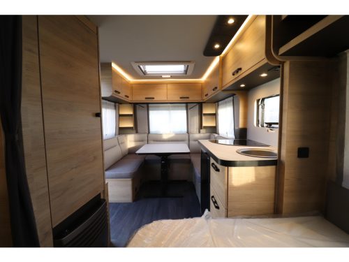 Weinsberg CaraOne Edition HOT 450 FU MODEL 2027 - 771 FLOOR photo: 10