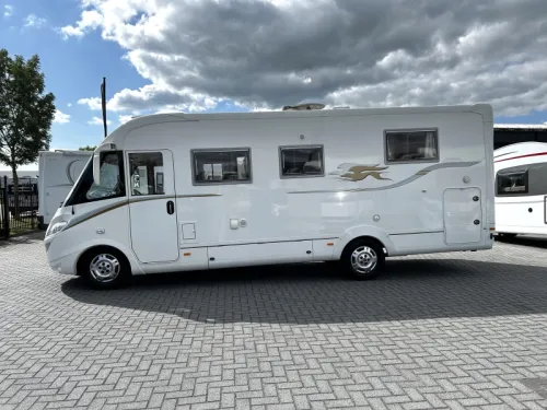 Laika Kreos 7010 French bed/pop-top roof/automatic photo: 23