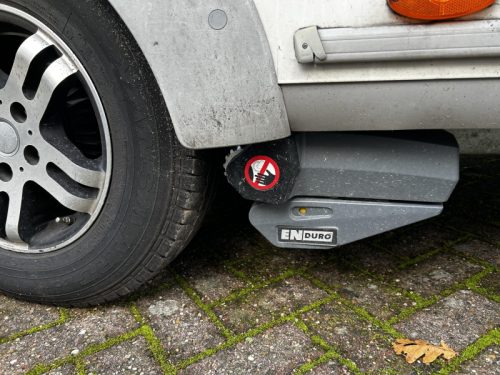 B&uuml;rstner Averso Fifty 450 TS Mover en luifel  foto: 2