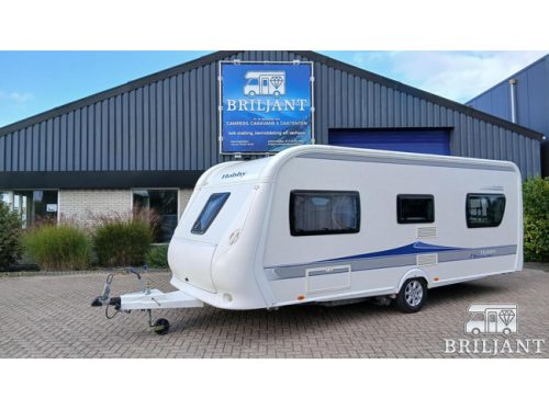 Caravana Hobby 560 UFE con cama francesa/asientos redondos