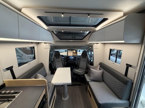 Adria Coral Plus 670 DL LEVEL/LITHIUM/WECHSELRICHTER Foto: 6