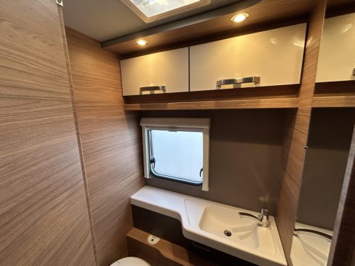 Weinsberg CaraCore 700 MEG Autom&aacute;tico, Aire Acondicionado 230V foto: 20