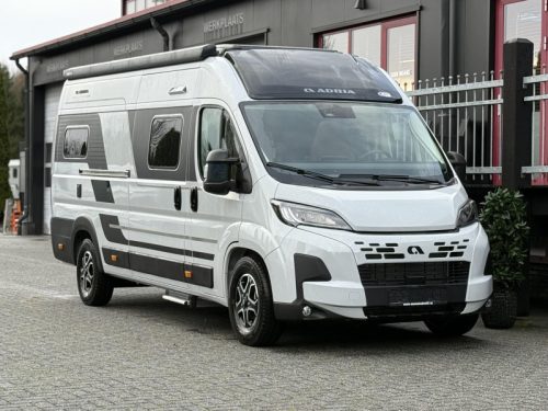 Adria Twin Supreme 640 SGX 180PK - Heavy chassis  Foto: 3